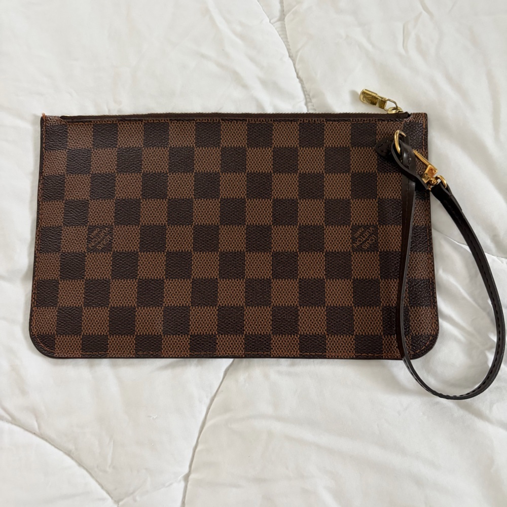 🚫 SOLD 🚫Louis Vuitton Brown Checkered Pouch